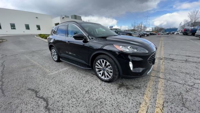 Certified 2022 Ford Escape Titanium w/ Class II Trailer Tow Package AWD/4WD image 2