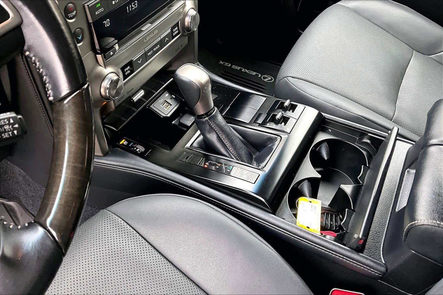 Used 2020 Lexus GX 460 Premium w/ Premium Package AWD/4WD image 17