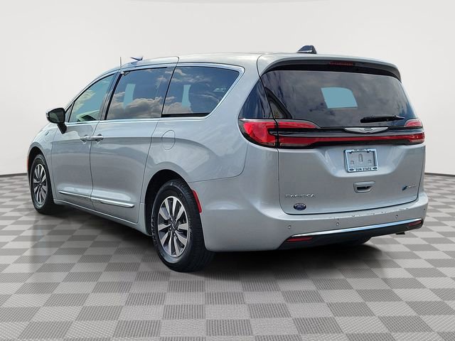 Used 2023 Chrysler Pacifica Limited image 3