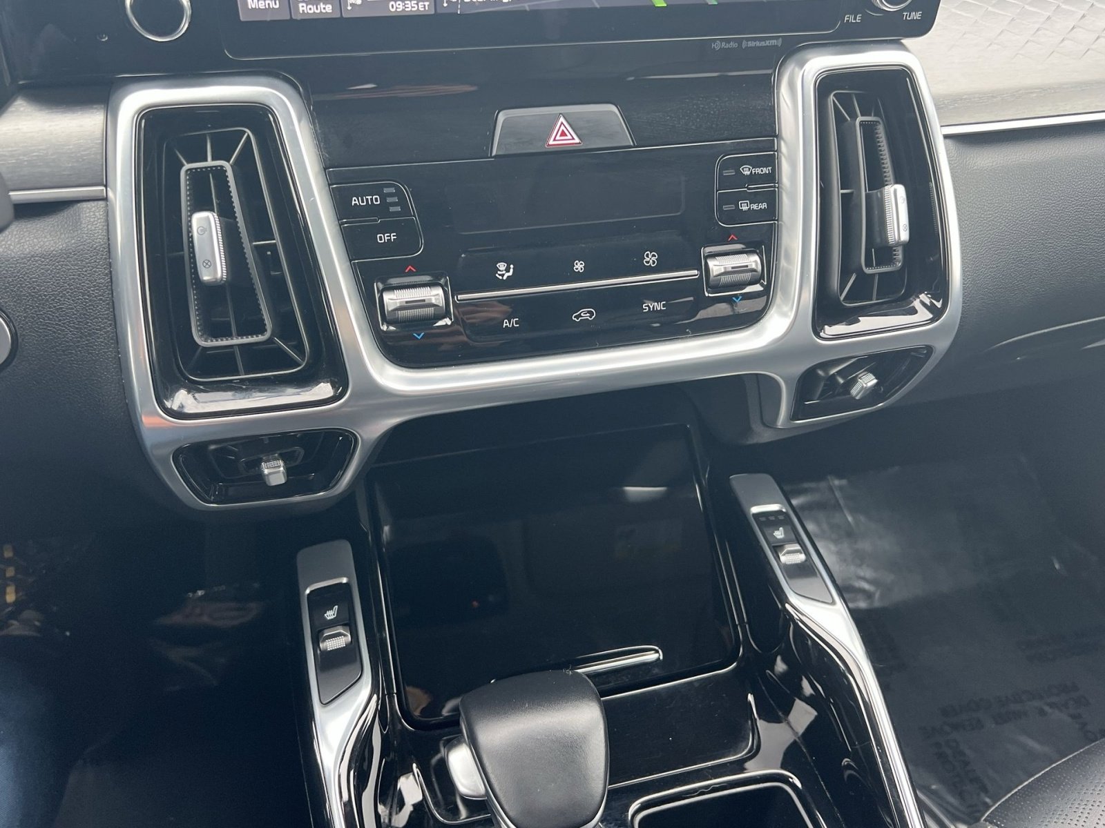 Used 2022 Kia Sorento SX image 21