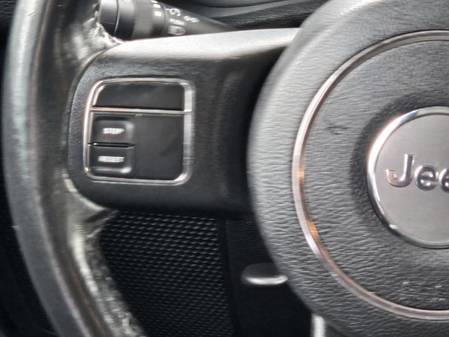 Used 2017 Jeep Wrangler Unlimited Sahara AWD/4WD image 14