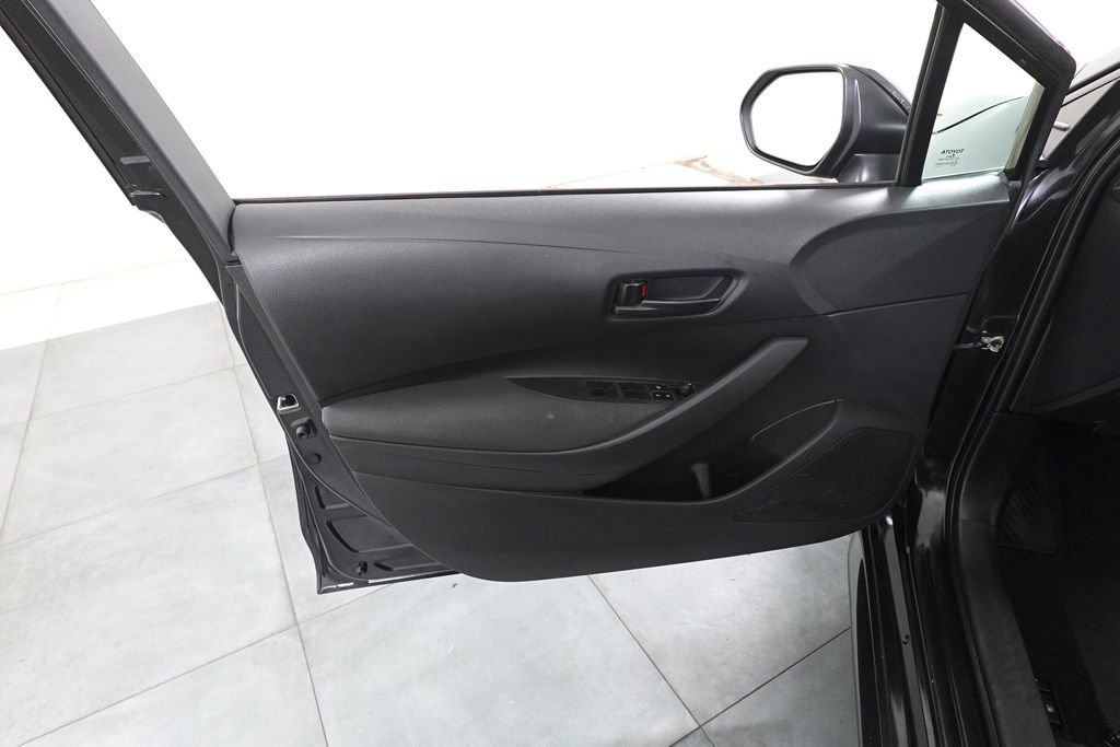 Used 2022 Toyota Corolla LE image 7