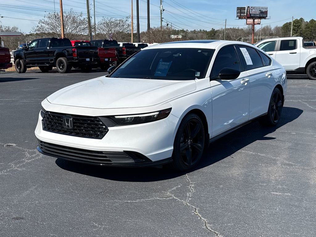 Used 2025 Honda Accord Sport image 3