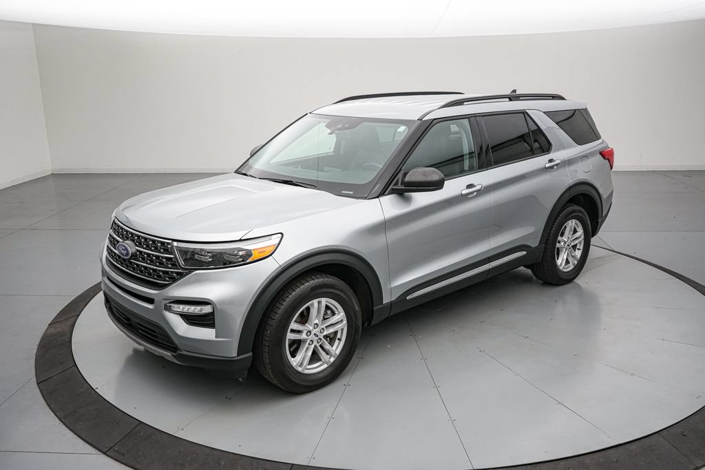 Certified 2023 Ford Explorer XLT w/ Equipment Group 202A AWD/4WD image 8