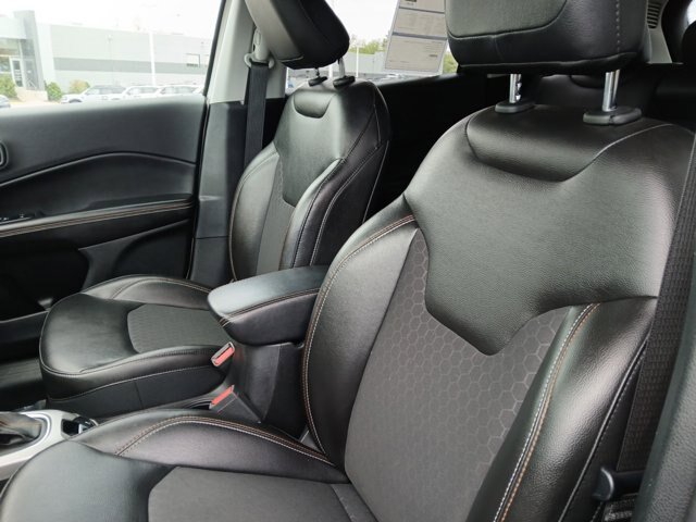 Used 2018 Jeep Compass Latitude w/ Popular Equipment Group FWD image 20