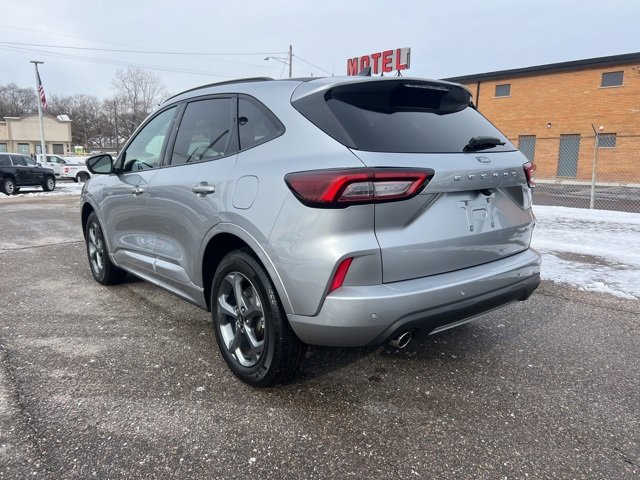 Certified 2023 Ford Escape ST-Line Select w/ Tech Pack #2 image 6