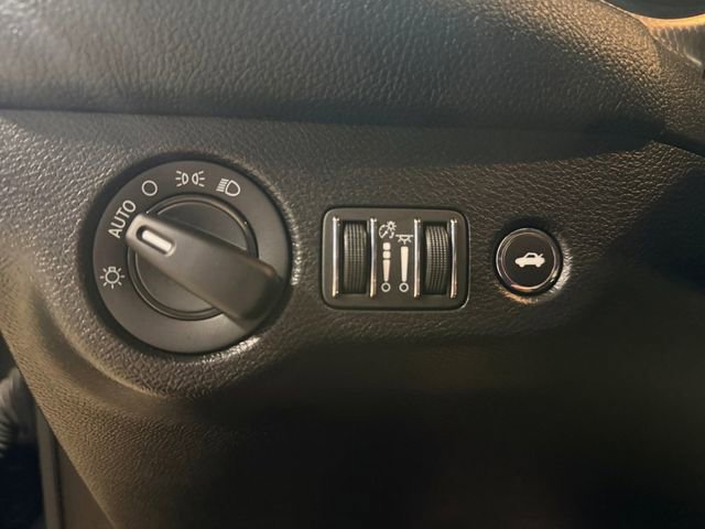 Used 2019 Dodge Challenger SRT Hellcat image 16