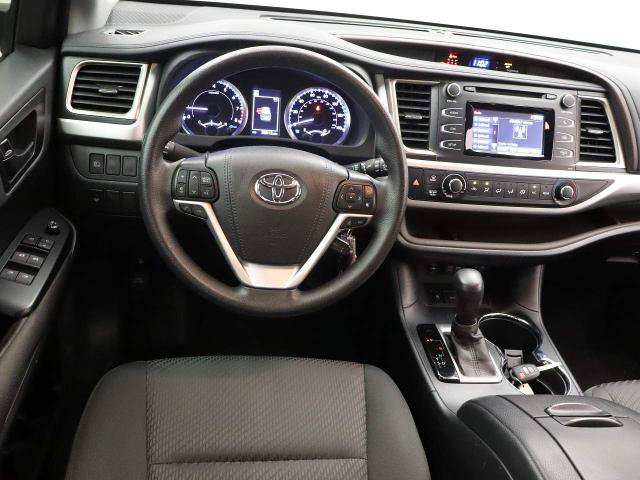 Used 2019 Toyota Highlander LE FWD image 10