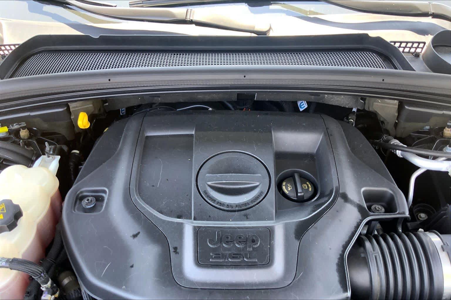 Used 2022 Jeep Grand Cherokee Summit w/ Adv Protech Group IV AWD/4WD image 32