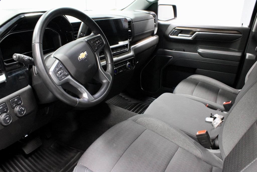 Used 2024 Chevrolet Silverado 1500 LT AWD/4WD image 22