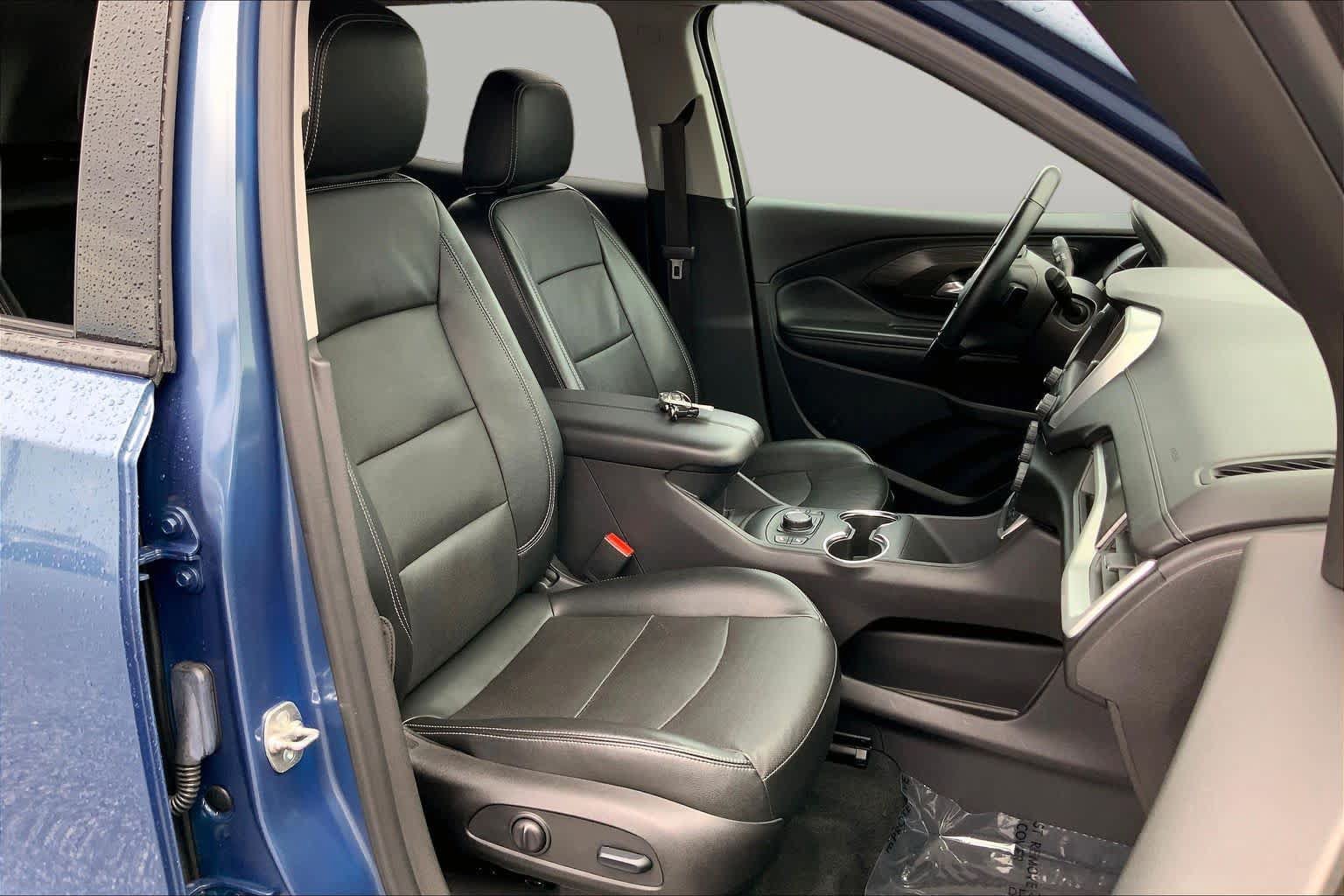 Used 2024 GMC Terrain SLT AWD/4WD image 9