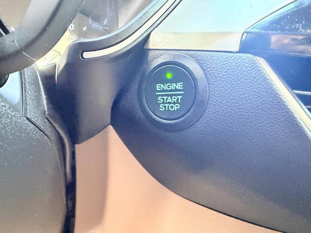 Certified 2022 Ford Escape SE w/ SE Sport Appearance Package image 32