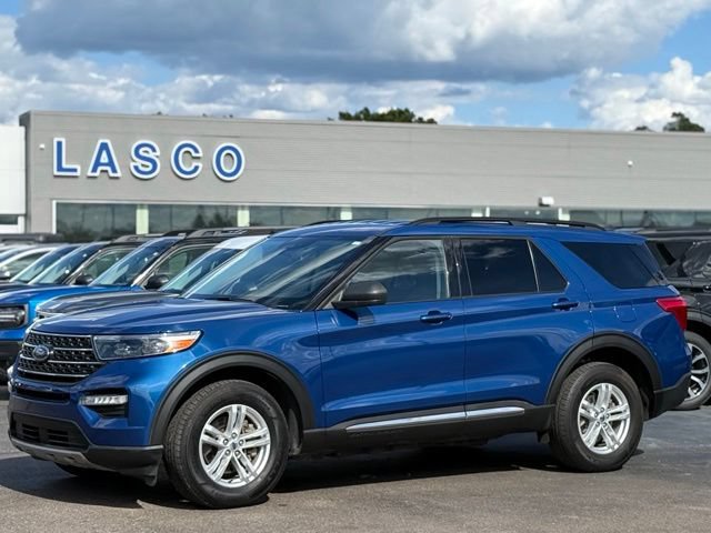 Certified 2023 Ford Explorer XLT w/ Equipment Group 202A AWD/4WD image 1