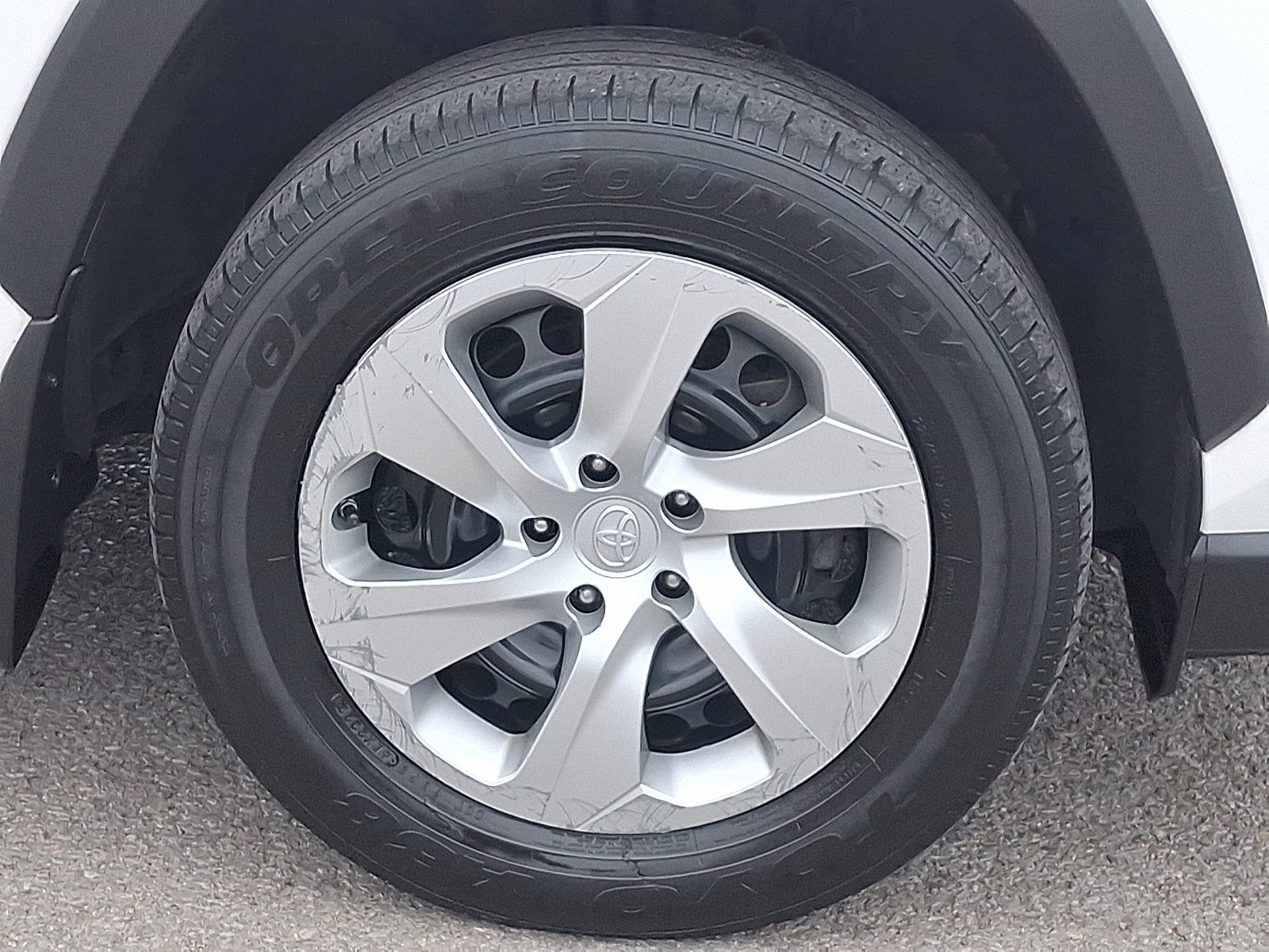 Used 2020 Toyota RAV4 LE w/ Carpet Mat Package image 8