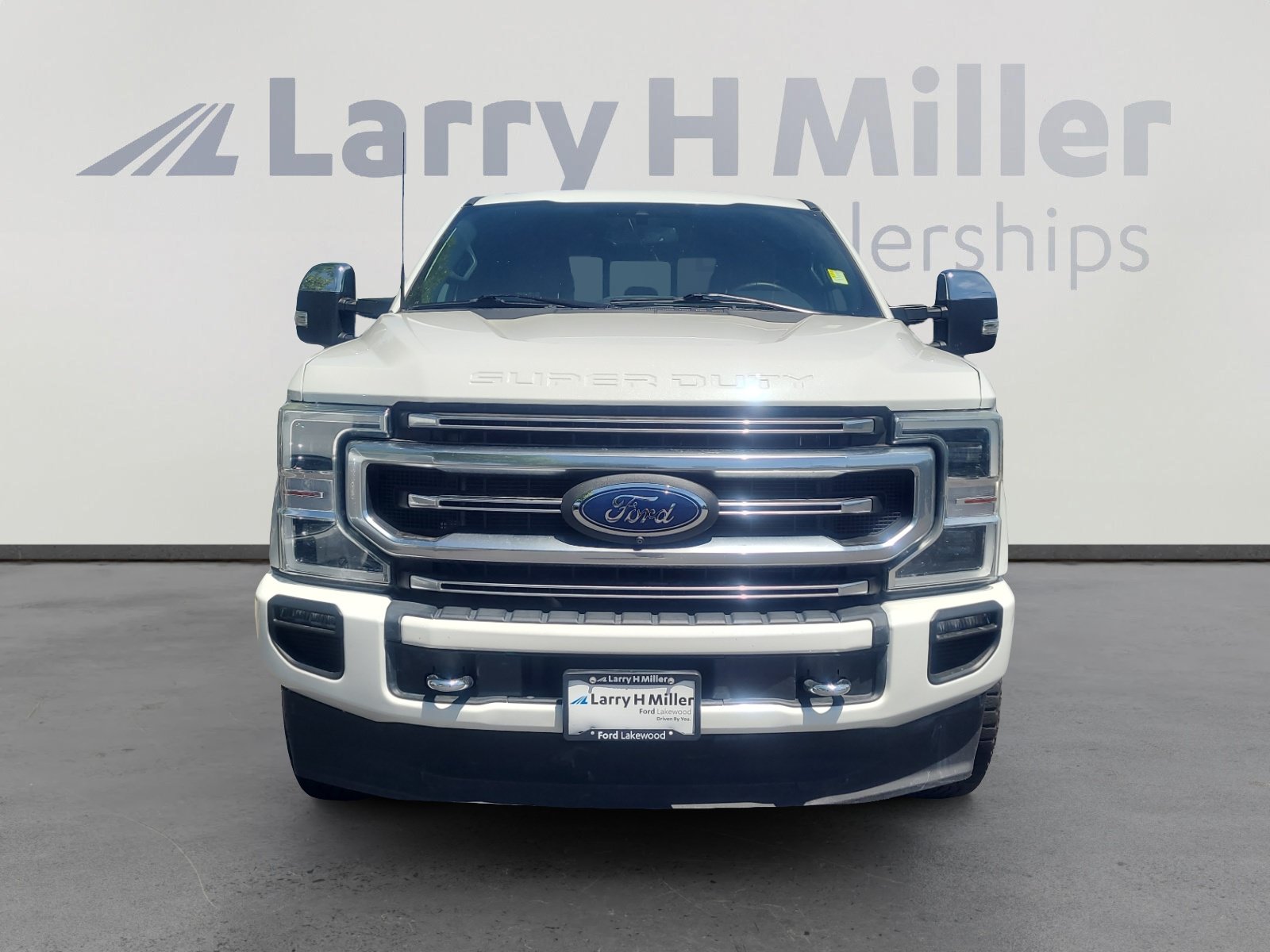 Certified 2022 Ford F350 Platinum w/ FX4 Off-Road Package AWD/4WD image 8