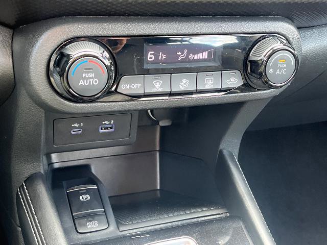 Used 2021 Nissan Kicks SV image 12