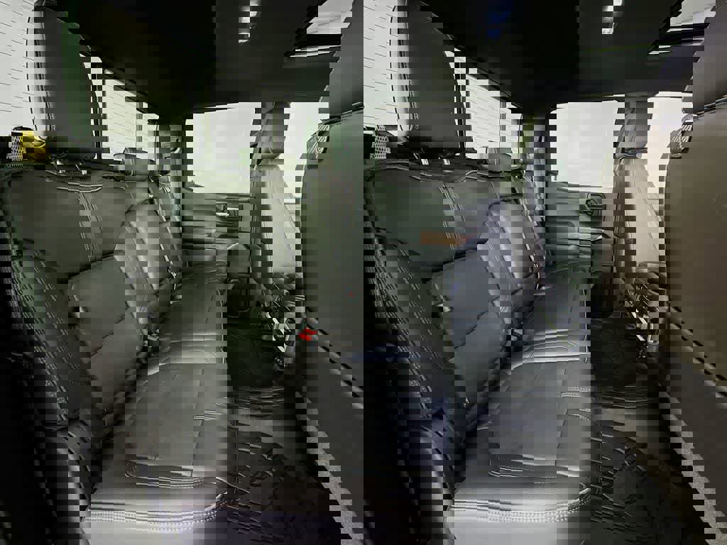 Used 2019 Chevrolet Silverado 1500 High Country w/ Technology Package image 32