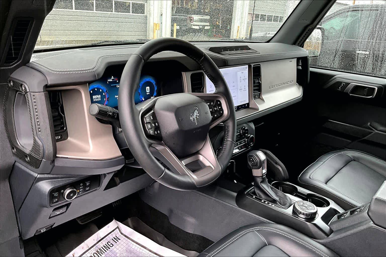 Certified 2025 Ford Bronco Outer Banks w/ Sasquatch Package AWD/4WD image 18