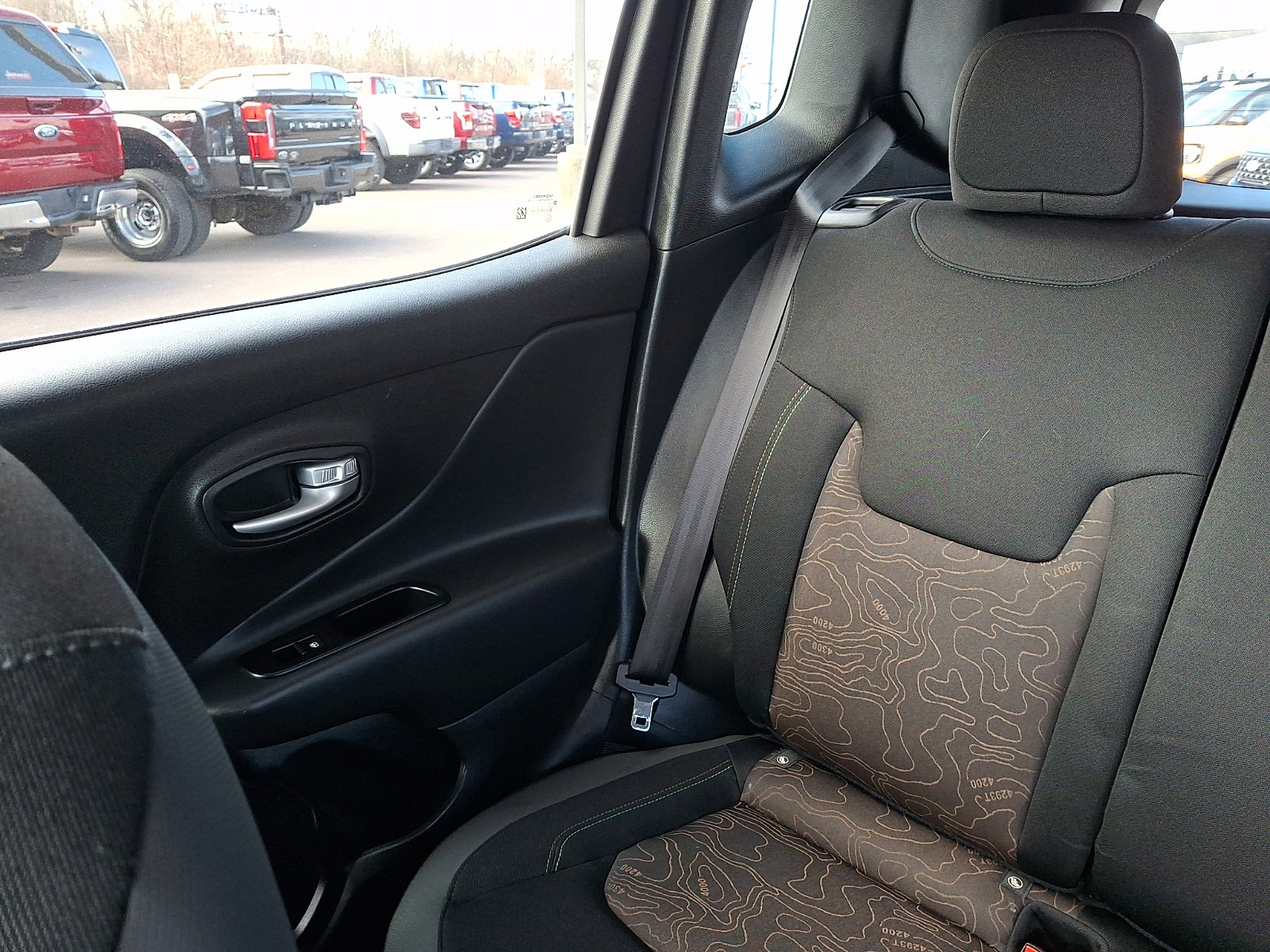 Used 2023 Jeep Renegade Latitude image 18