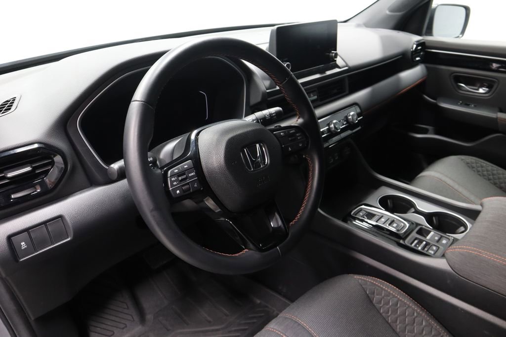 Used 2025 Honda Pilot Sport image 26