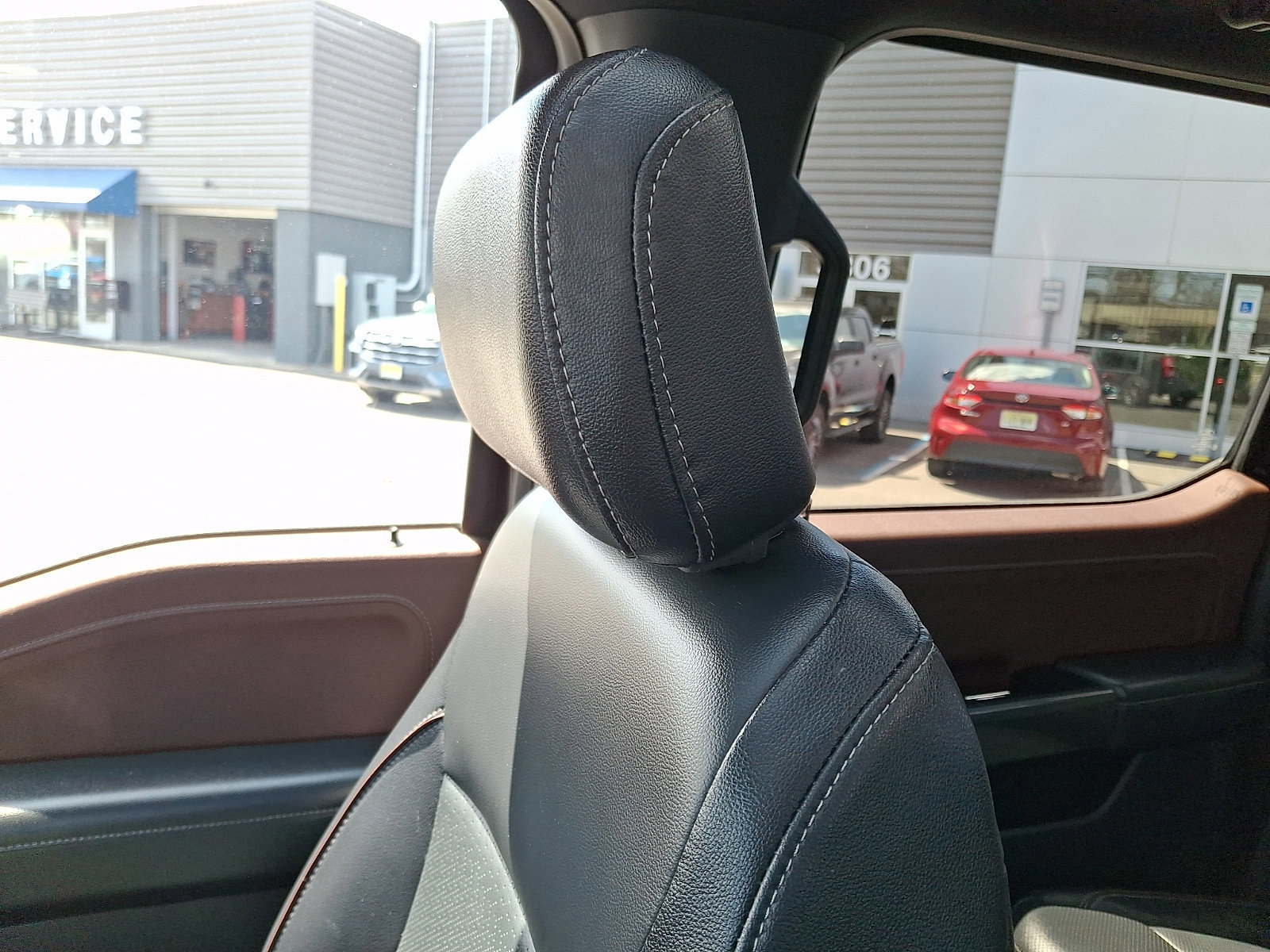 Certified 2023 Ford F150 Lariat w/ Equipment Group 502A High image 17