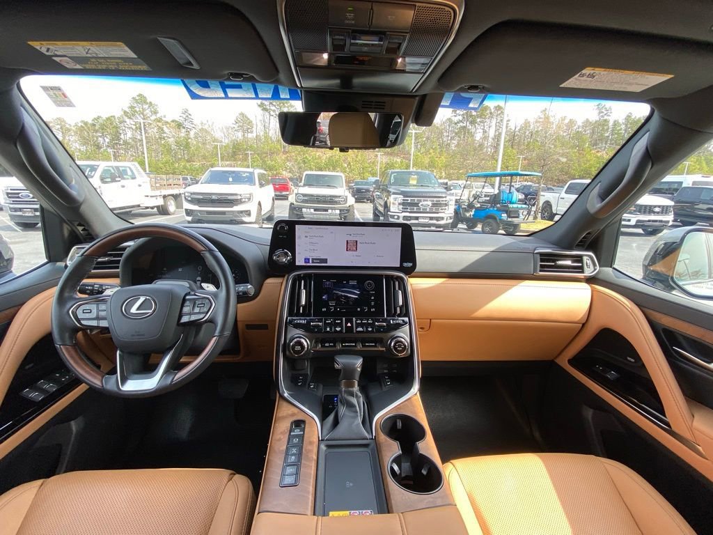 Used 2025 Lexus LX 600 4WD w/ Accessory Package (2T) image 26