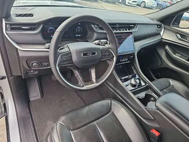 Used 2024 Jeep Grand Cherokee L Limited w/ Luxury Tech Group II AWD/4WD image 16