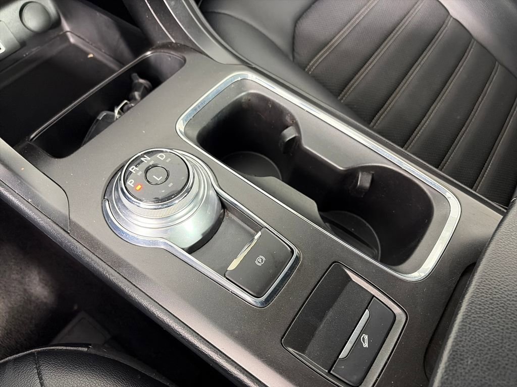 Certified 2018 Ford Fusion SE w/ Equipment Group 201A FWD image 22