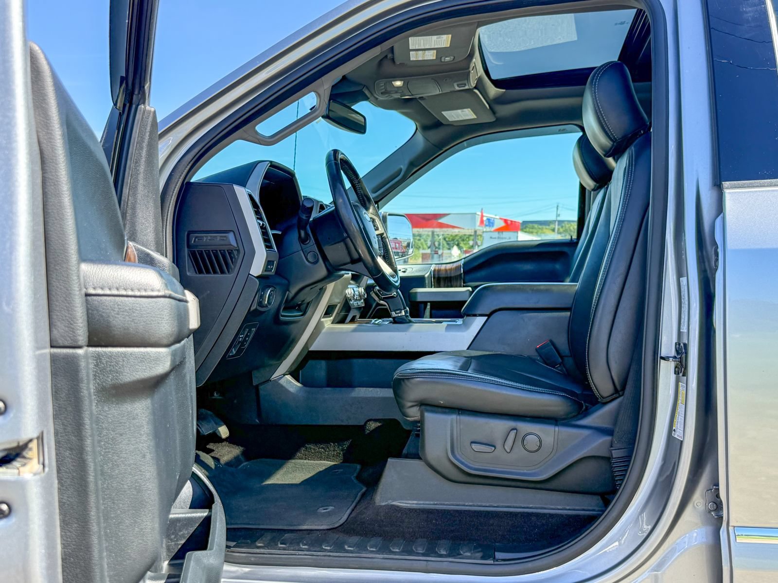 Certified 2020 Ford F150 Lariat w/ Equipment Group 502A Luxury AWD/4WD image 16