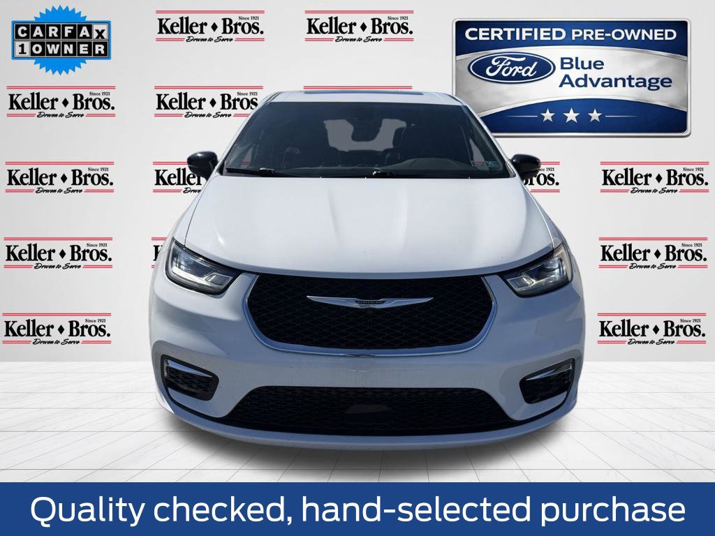 Used 2026 Chrysler Pacifica Limited AWD/4WD image 2