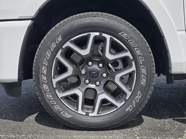 Used 2025 RAM 1500 Laramie w/ Sport Appearance Package AWD/4WD image 10