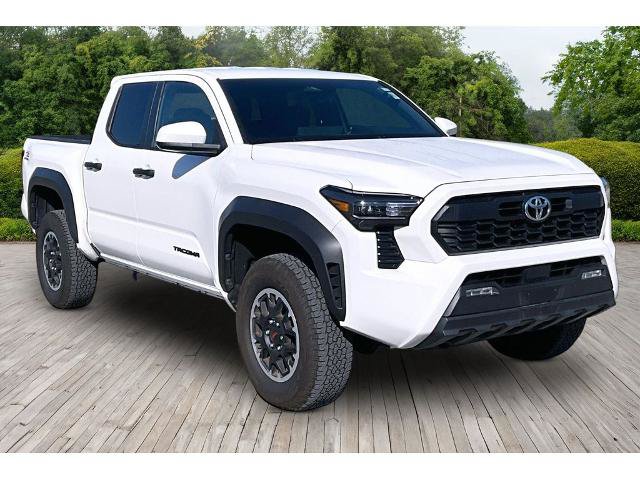 Used 2025 Toyota Tacoma TRD Off-Road AWD/4WD image 3
