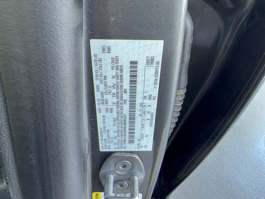 Certified 2022 Ford Escape SEL w/ SEL Stealth AWD Package image 35