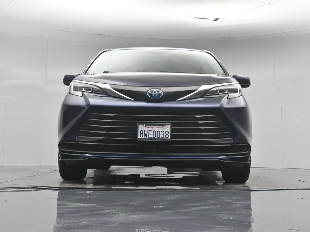 Used 2021 Toyota Sienna LE w/ LE Plus Package FWD image 50