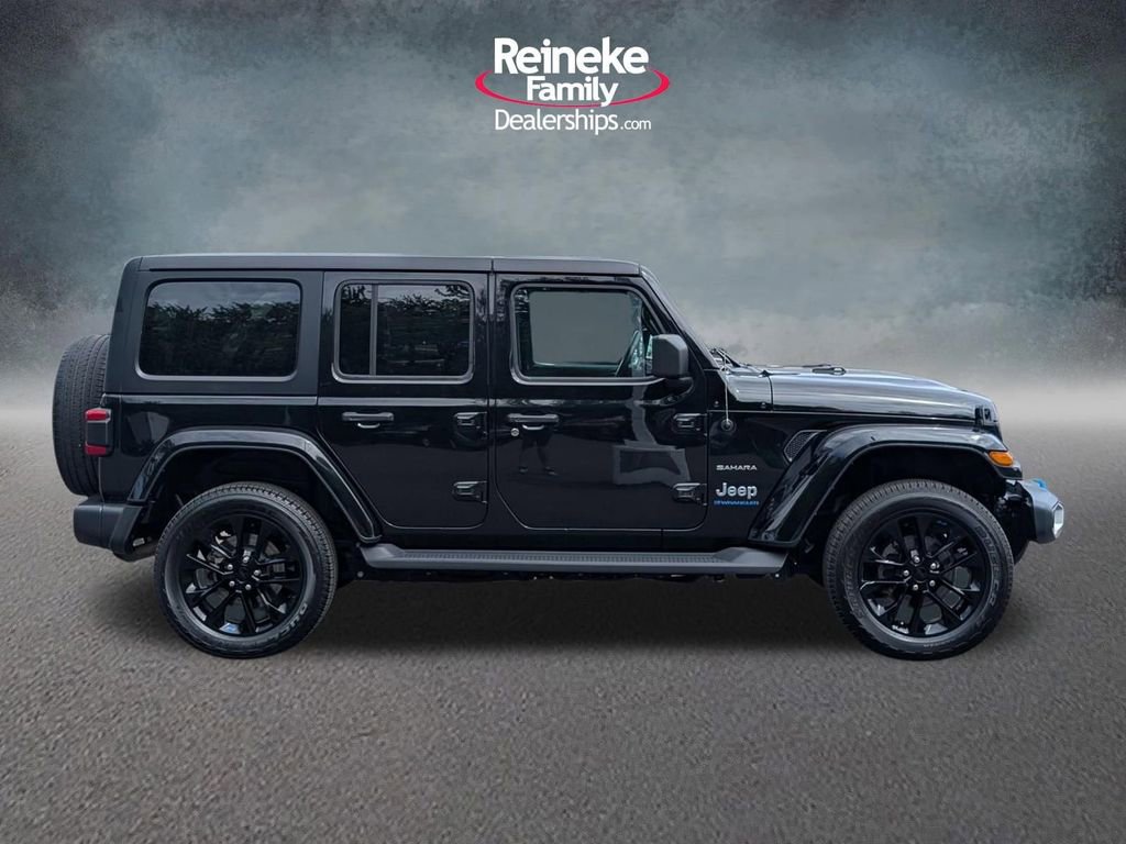 Used 2023 Jeep Wrangler Unlimited Sahara w/ Cold Weather Group AWD/4WD image 4