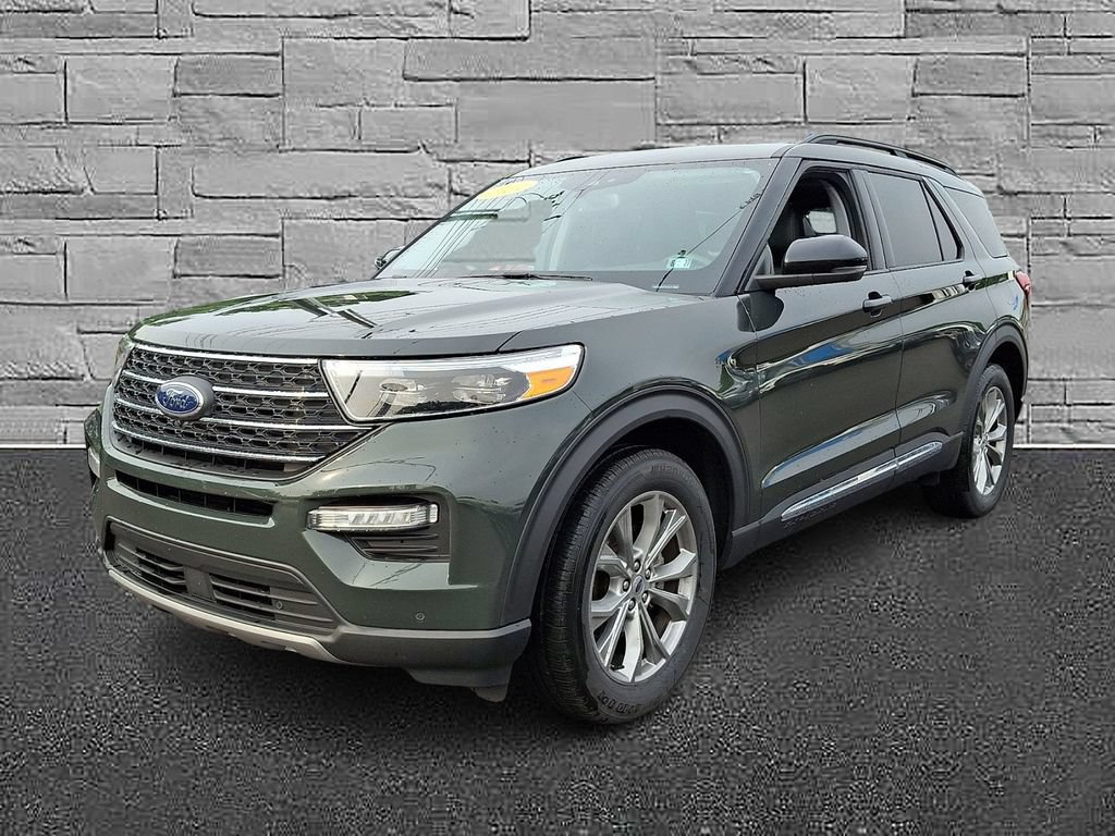 Certified 2024 Ford Explorer XLT w/ Equipment Group 202A AWD/4WD image 4