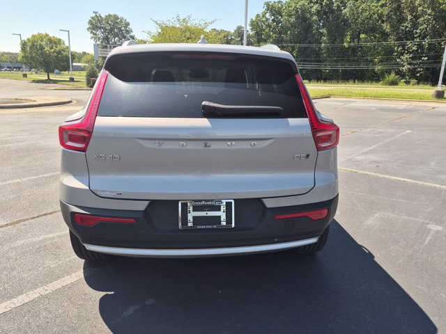 Used 2025 Volvo XC40 B5 Core AWD/4WD image 5