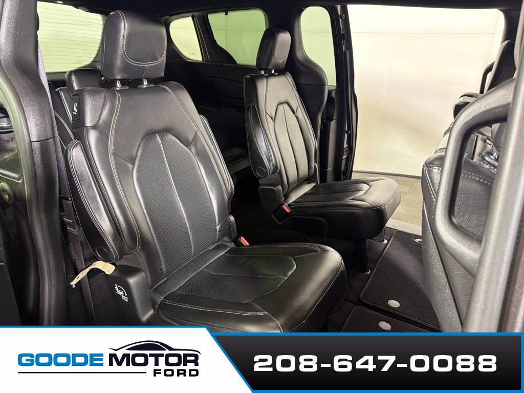 Used 2020 Chrysler Pacifica Touring-L Plus FWD image 24