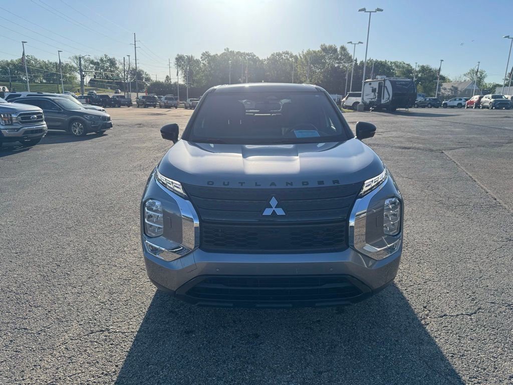 Used 2023 Mitsubishi Outlander SEL Black Edition image 6