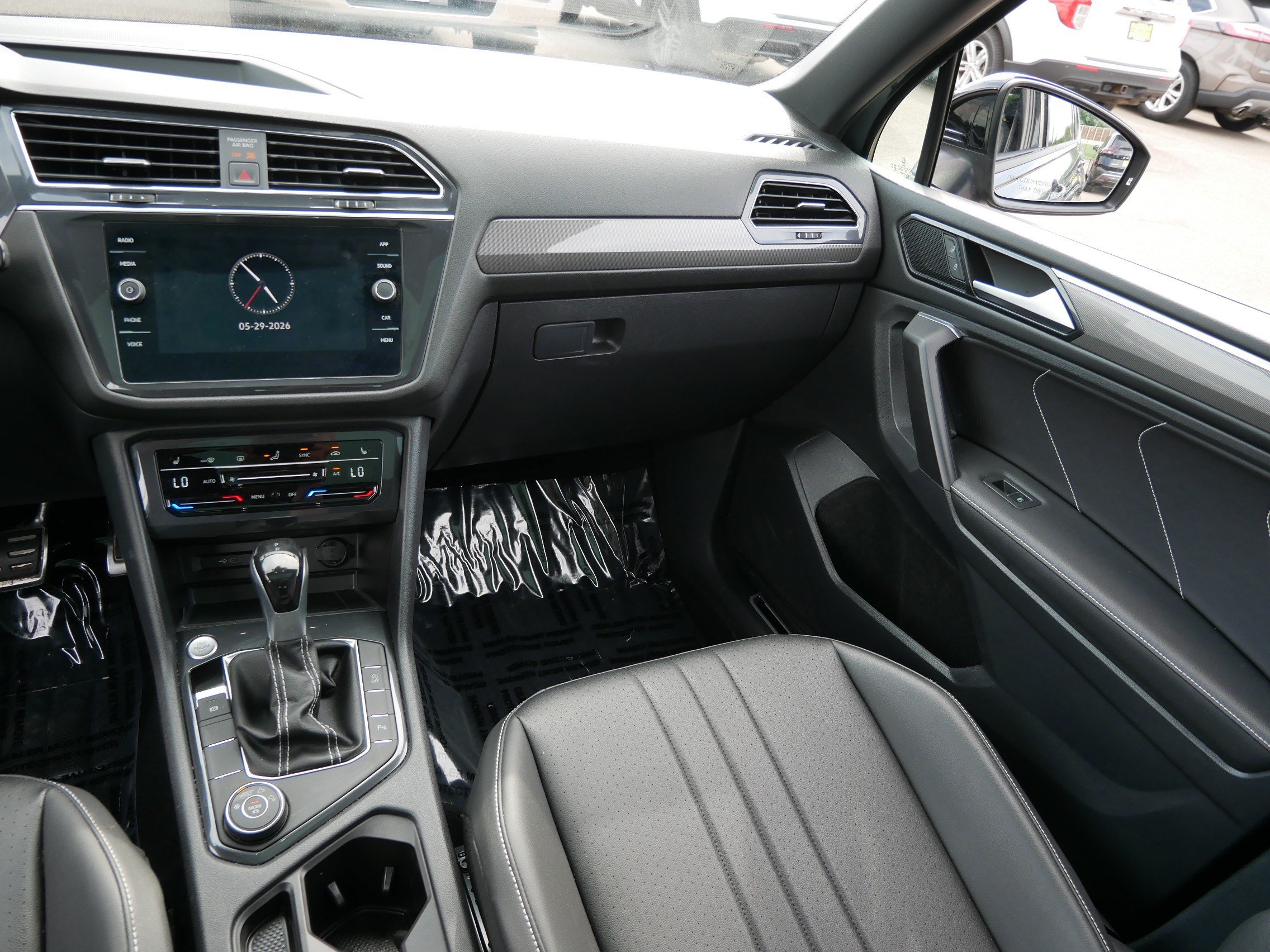 Used 2023 Volkswagen Tiguan SE R-Line AWD/4WD image 11