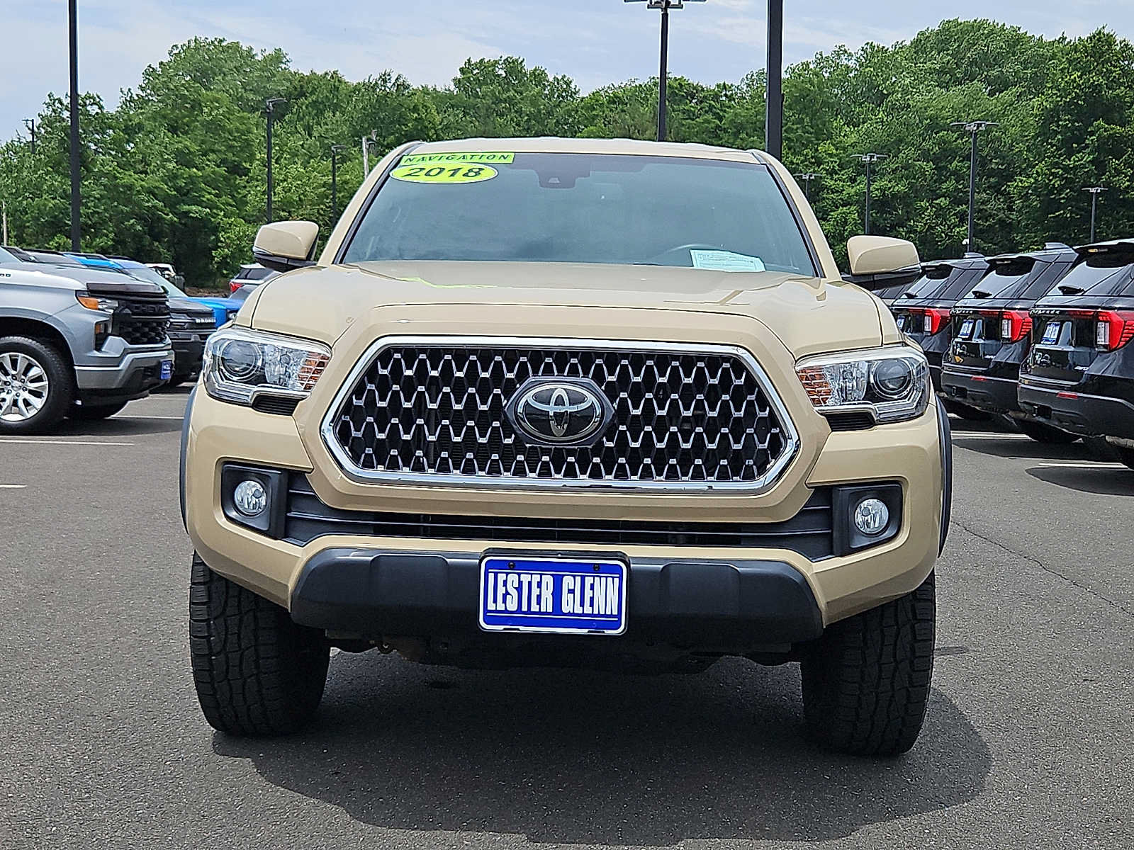 Used 2018 Toyota Tacoma TRD Off-Road w/ Technology Package AWD/4WD image 2