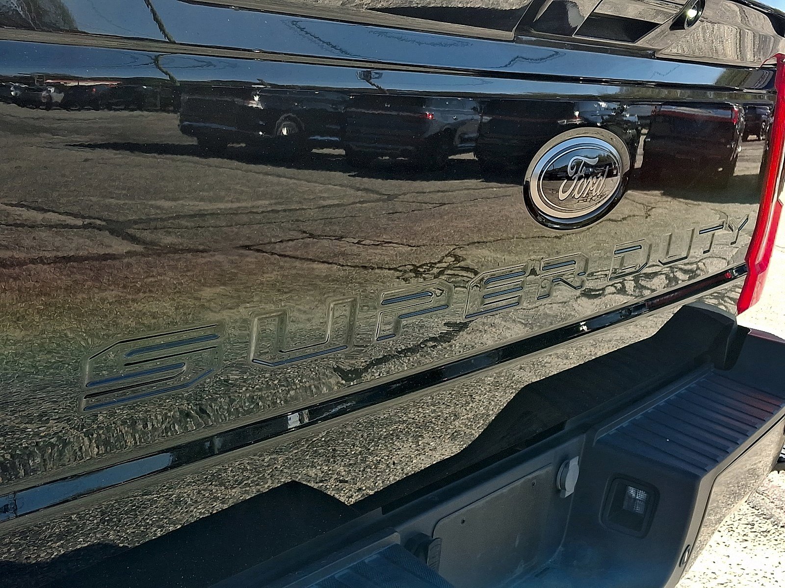 Certified 2023 Ford F250 XLT w/ Black Appearance Package image 30