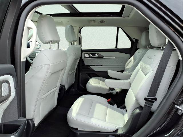 Certified 2025 Ford Explorer Platinum w/ LUX Leather Package AWD/4WD image 9