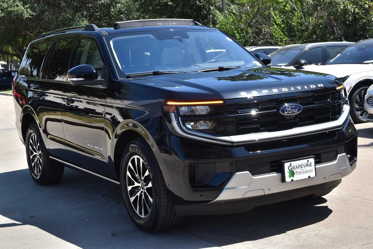 Certified 2025 Ford Expedition Platinum AWD/4WD image 4