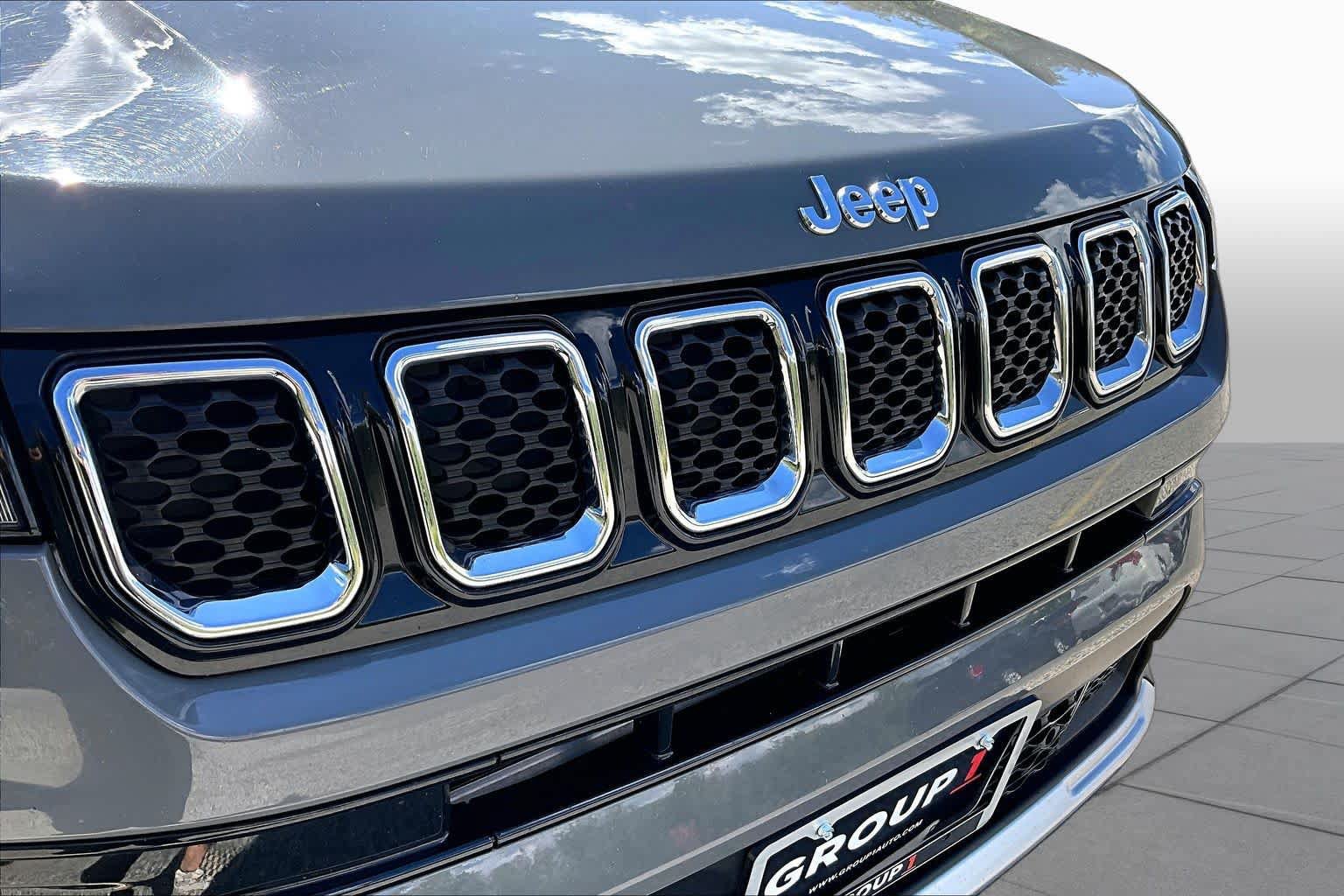 Used 2024 Jeep Compass Limited AWD/4WD image 32