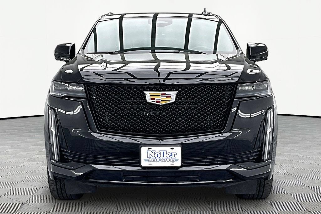 Used 2024 Cadillac Escalade Sport AWD/4WD image 3