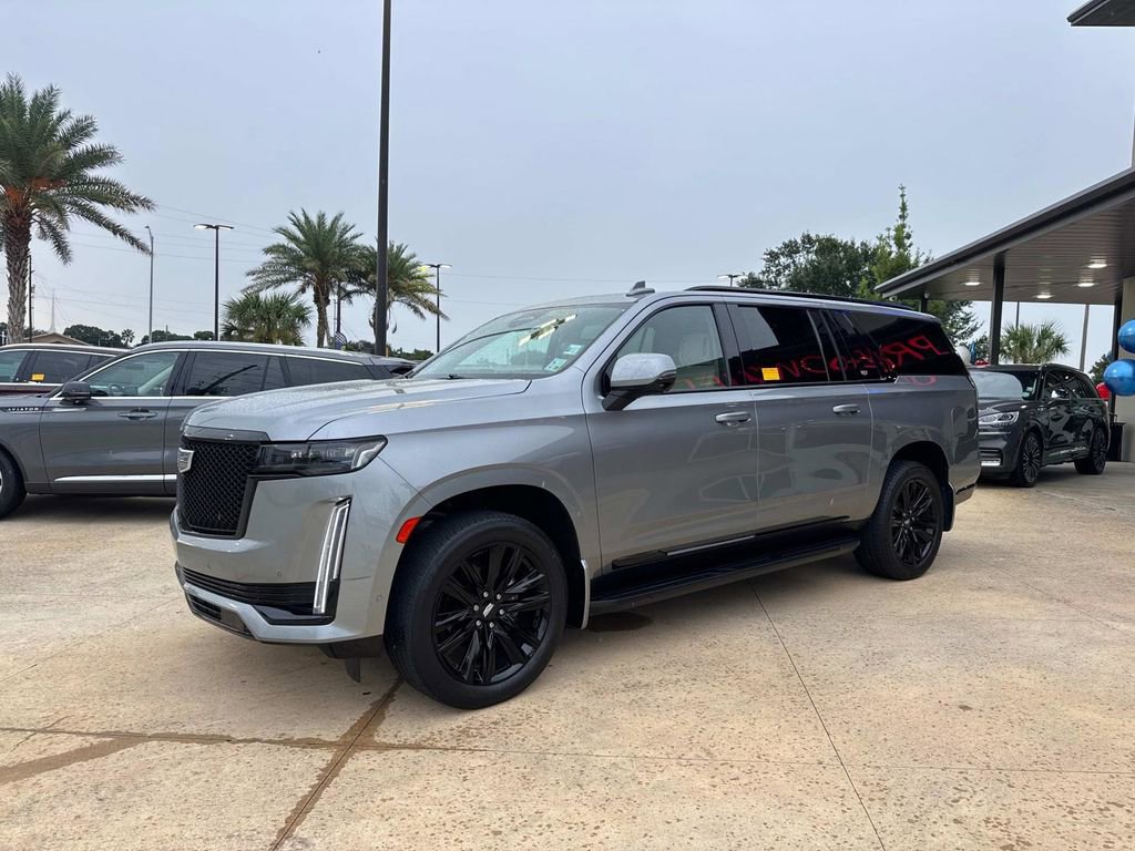 Used 2023 Cadillac Escalade ESV Sport Platinum image 5