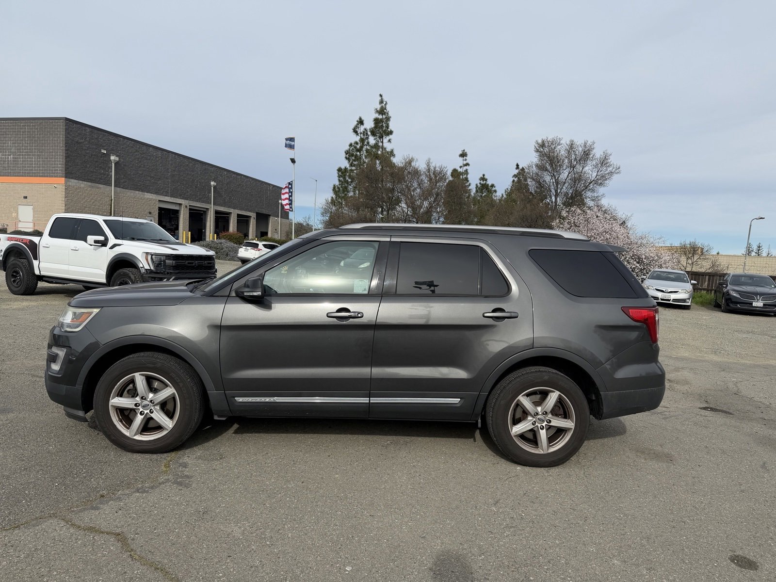 Certified 2017 Ford Explorer XLT w/ Equipment Group 202A image 2