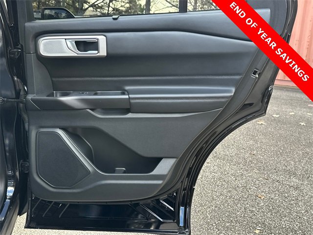 Certified 2020 Ford Explorer Platinum w/ Premium Technology Package image 16