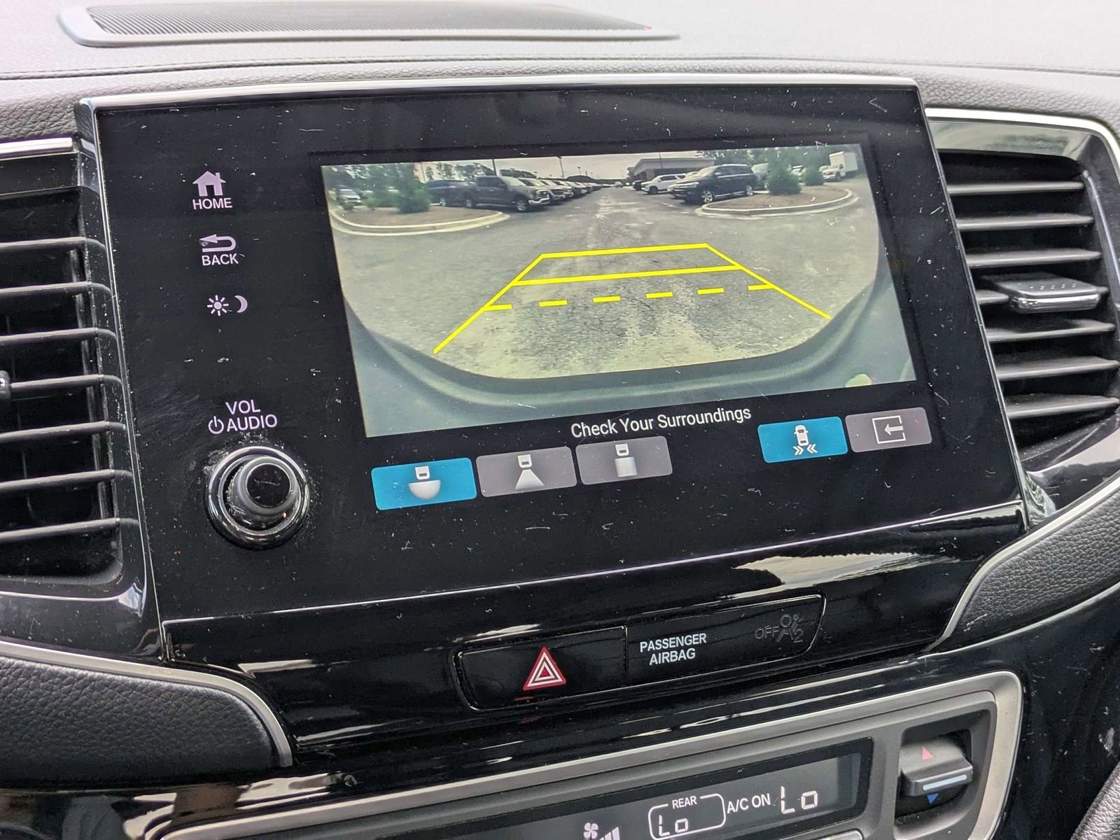 Used 2020 Honda Pilot Touring image 13